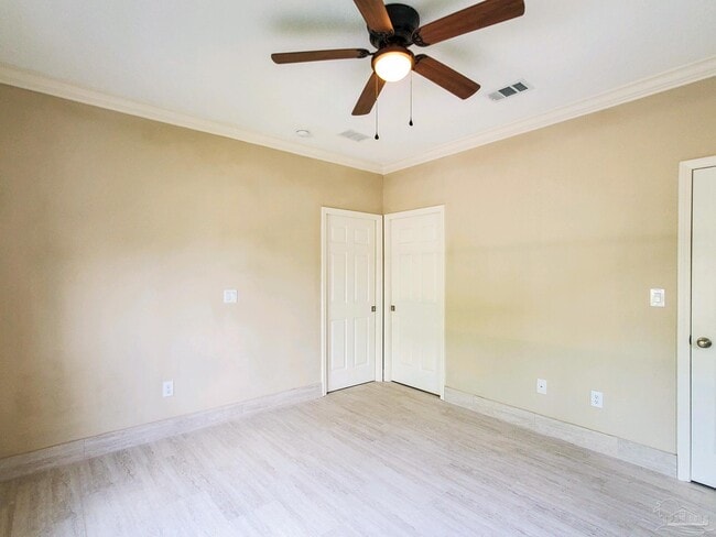 2425 E Johnson Ave in Pensacola, FL - Building Photo - Building Photo