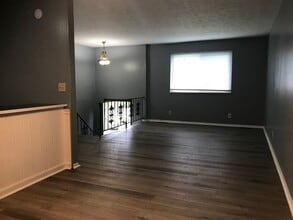 2503 12th Ave in Vienna, WV - Building Photo - Building Photo