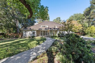 95 Wilburn Ave in Atherton, CA - Building Photo - Building Photo