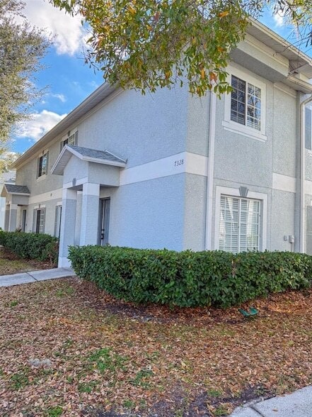 7328 E Bank Dr in Tampa, FL - Building Photo - Building Photo