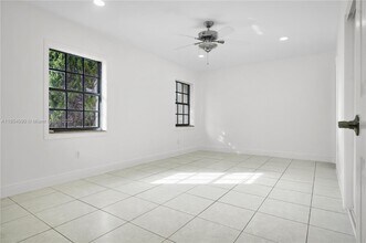 12031 SW 110th St Cir E in Miami, FL - Building Photo - Building Photo