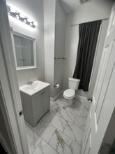 1628 N Calvert St-Unit -Apt 3 in Baltimore, MD - Building Photo - Building Photo