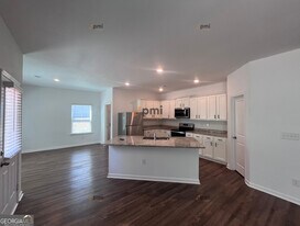 3334 Bridgewood Dr in Macon, GA - Building Photo