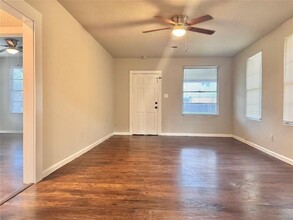 504 N Thomason St in Willis, TX - Building Photo - Building Photo