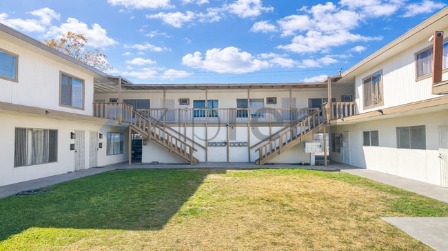 132 W 18th St in Merced, CA - Building Photo - Building Photo