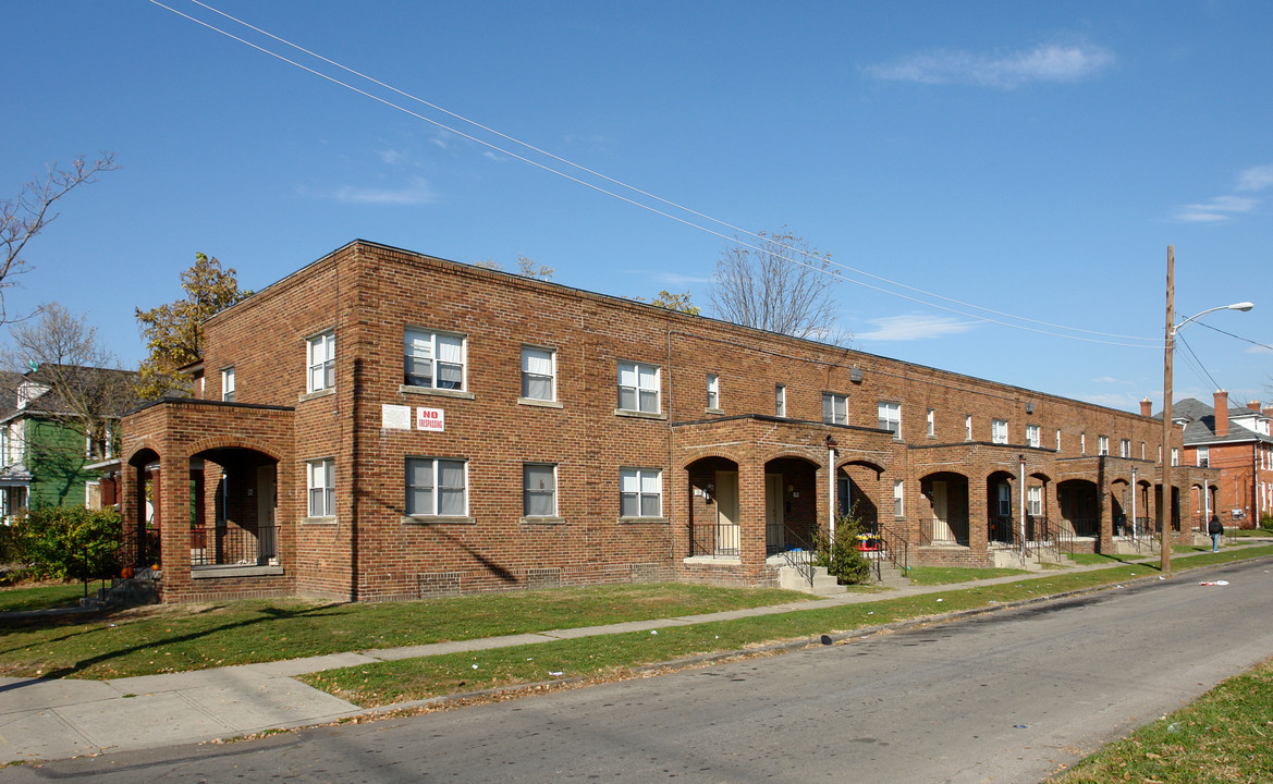 381-395 Carpenter St in Columbus, OH - Building Photo