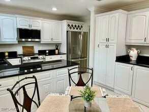 3200 Binnacle Dr in Naples, FL - Building Photo - Building Photo