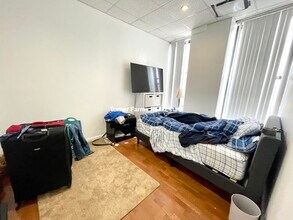 72 Kneeland St, Unit 502 in Boston, MA - Building Photo - Building Photo