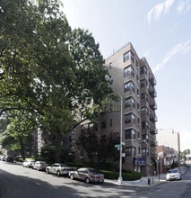 511 W 235th St in Bronx, NY - Foto de edificio - Building Photo