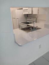 9310 Fontainebleau Blvd, Unit 307 in Miami, FL - Building Photo - Building Photo