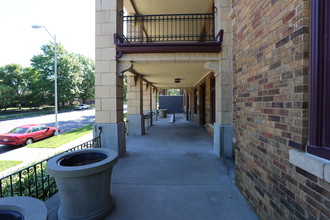 Linda Vista Apartments in Kansas City, MO - Foto de edificio - Building Photo