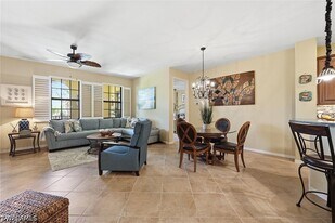 8986 Cambria Cir in Naples, FL - Building Photo