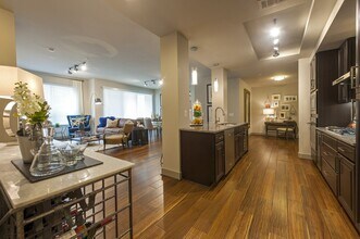 408 S Gessner Rd in Houston, TX - Building Photo - Building Photo