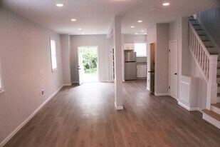 1 Stegman Ct in Jersey City, NJ - Building Photo