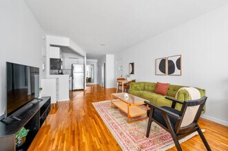 417 E 83rd St in New York, NY - Building Photo - Building Photo