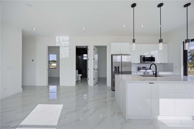 1053 Marine Ave S in Lehigh Acres, FL - Building Photo - Building Photo