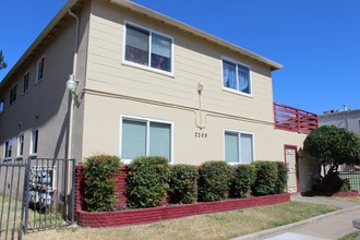 Cantalier Street in Sacramento, CA - Building Photo - Building Photo