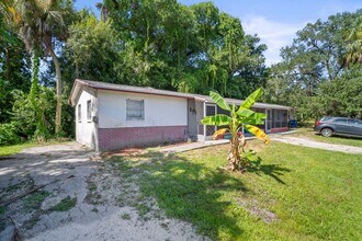 77-77 Cypress St in North Fort Myers, FL - Building Photo - Building Photo