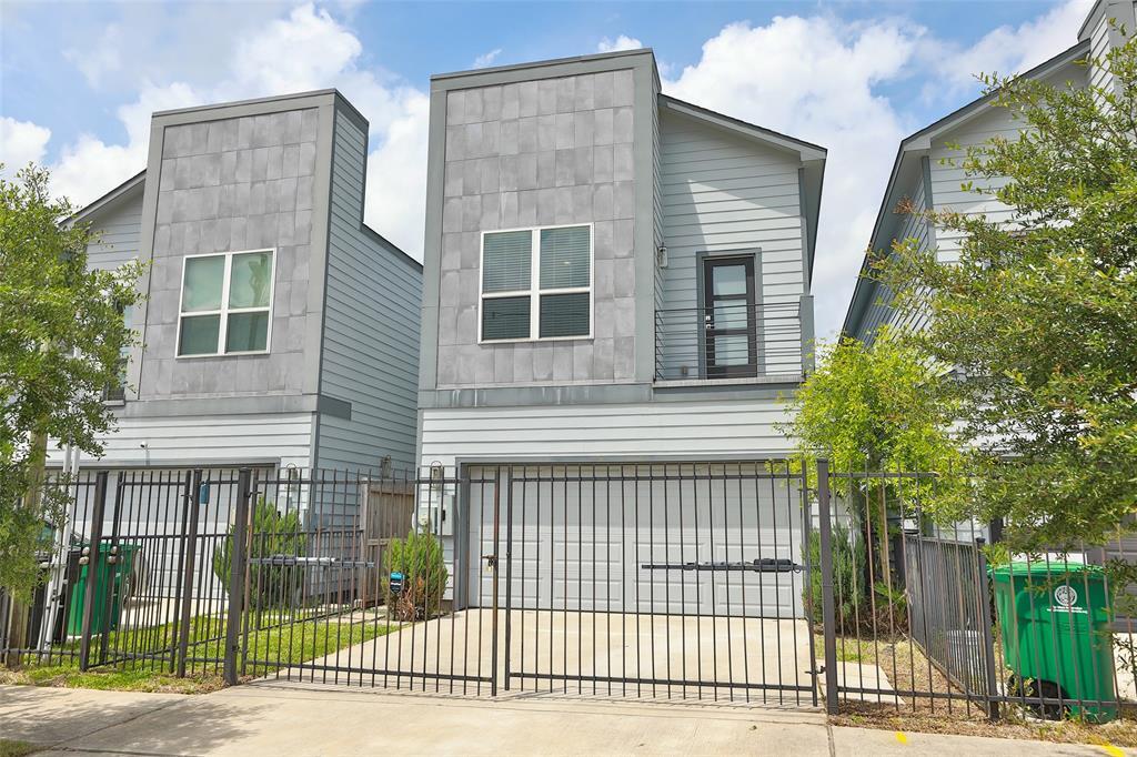 105 E 44th St in Houston, TX - Building Photo