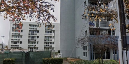 530 Coffee Rd in Modesto, CA - Building Photo - Building Photo