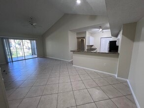 284 Village Blvd in Tequesta, FL - Building Photo - Building Photo