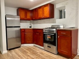 19 Laidlaw Ave, Unit 1 in Jersey City, NJ - Building Photo