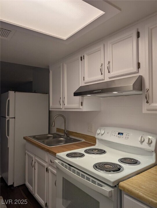 3220 Figler Ct in North Las Vegas, NV - Building Photo