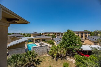 Crest Round Rock in Round Rock, TX - Foto de edificio - Building Photo