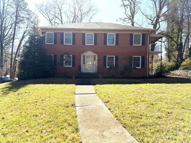 property at 27 Shorewood Dr