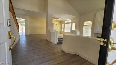 4654 Stuttgart St in Las Vegas, NV - Foto de edificio - Building Photo