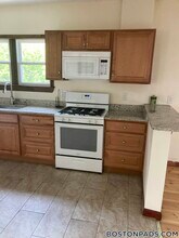 569 Main St in Medford, MA - Building Photo - Building Photo