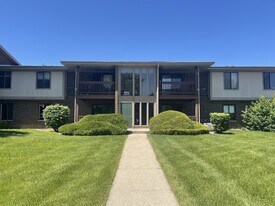 803 Garden Cir in Streamwood, IL - Building Photo