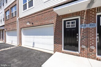 103 Continental Wy in Bridgeport, PA - Building Photo - Building Photo