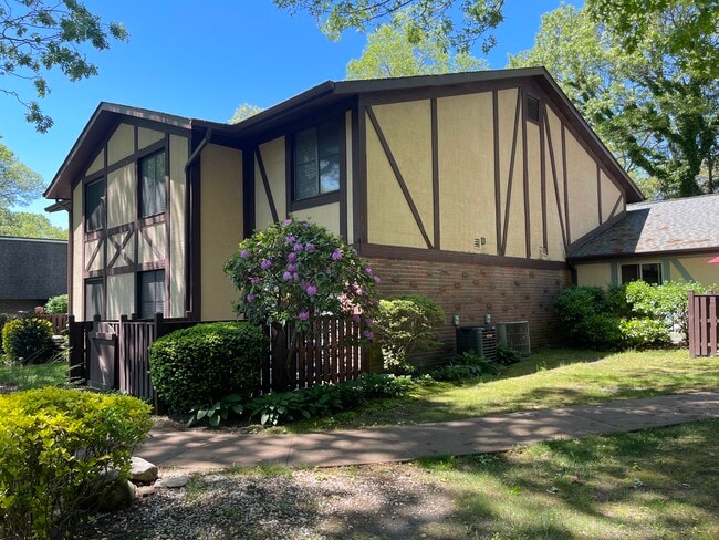 property at 158 Cambridge Dr