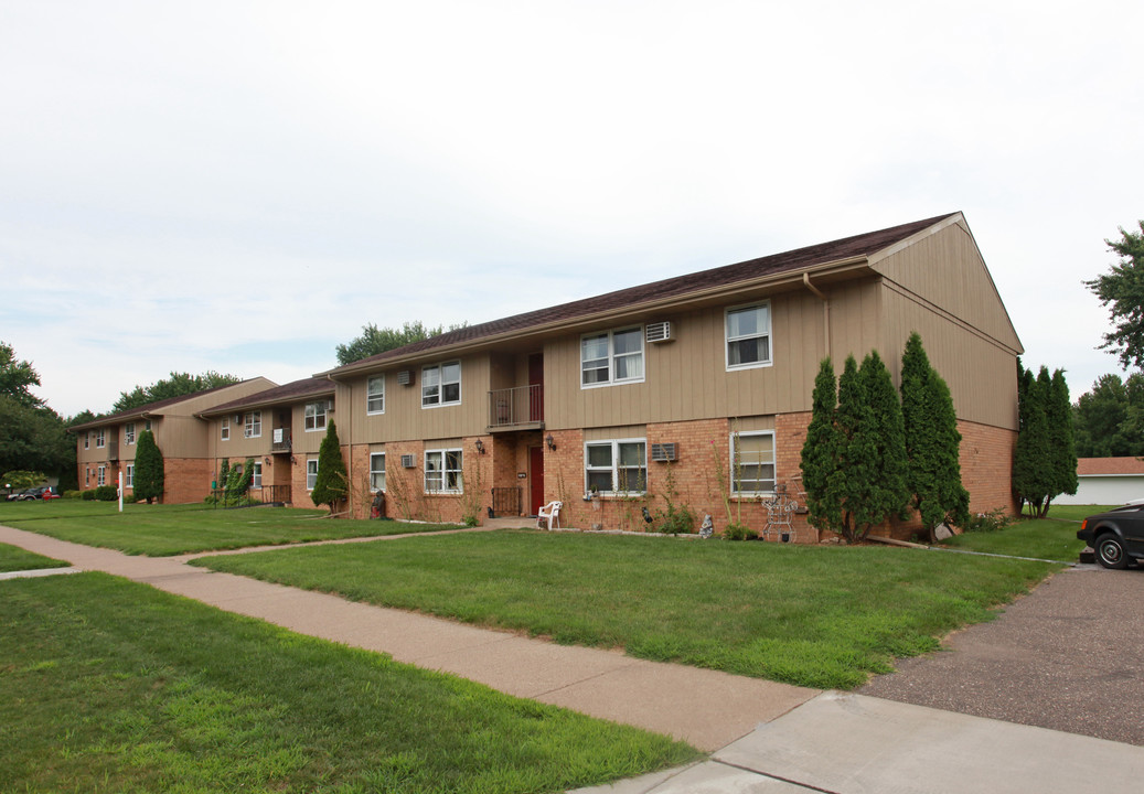 Baldwin Apartments in Baldwin, WI - Building Photo