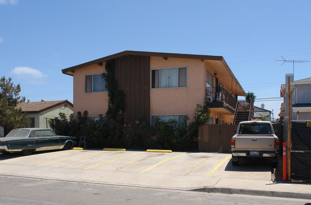 217 Date Ave in Imperial Beach, CA - Building Photo