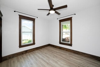 135 Tyler St in Neenah, WI - Building Photo - Building Photo