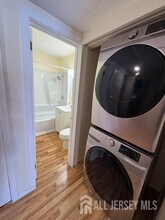 10 E Knollwood Rd in Edison, NJ - Building Photo - Building Photo