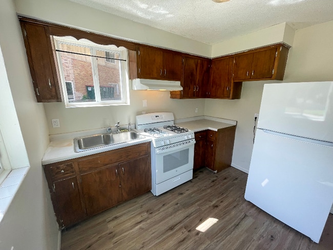 4556 Madison St NE in Minneapolis, MN - Building Photo - Building Photo