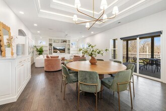 802 NW D St in Bentonville, AR - Building Photo - Building Photo