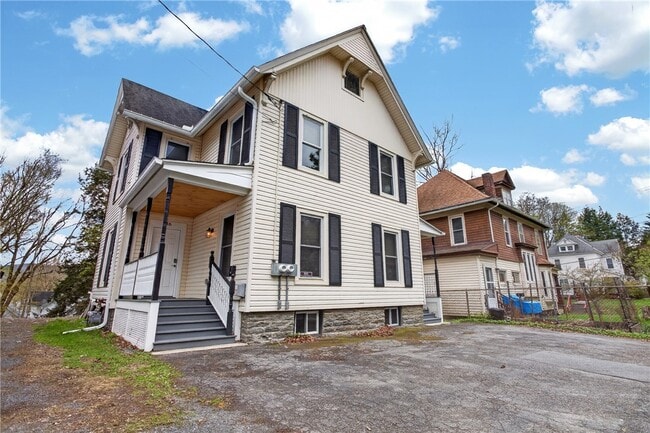 36 Cedar St in Oneonta, NY - Building Photo - Building Photo