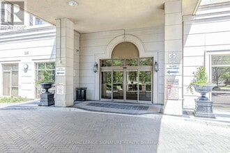 700-700 Humberwood Blvd in Toronto, ON - Building Photo - Building Photo