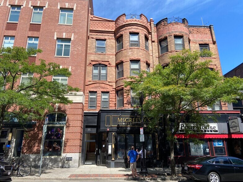 913 Boylston St, Unit 4 in Boston, MA - Building Photo
