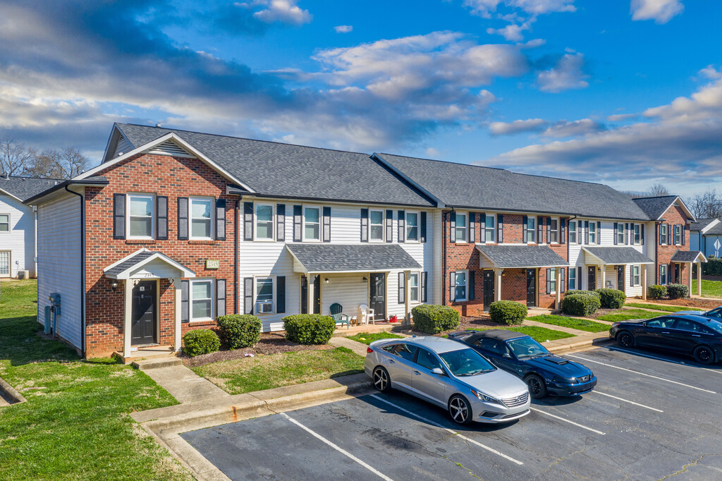 Ashbrook Village Apartments in Gastonia, NC
