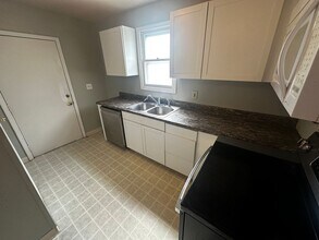 1106 Olive St in St. Joseph, MO - Building Photo - Building Photo