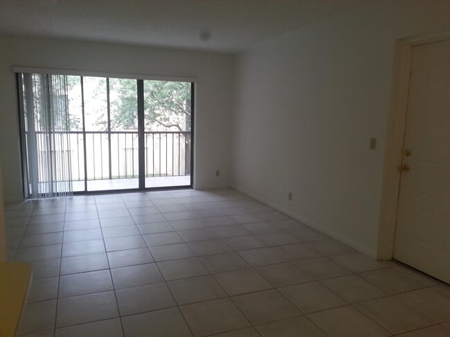 206 Foxtail Dr in Greenacres, FL - Building Photo - Building Photo