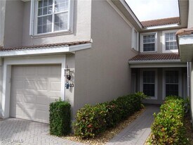 9582 Hemingway Ln in Ft. Myers, FL - Building Photo