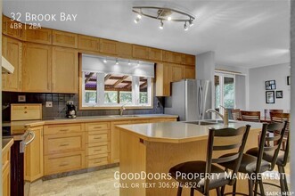 32 Brook Bay in Regina, SK - Building Photo - Building Photo