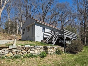 264 McCall Rd in Lebanon, CT - Building Photo - Building Photo