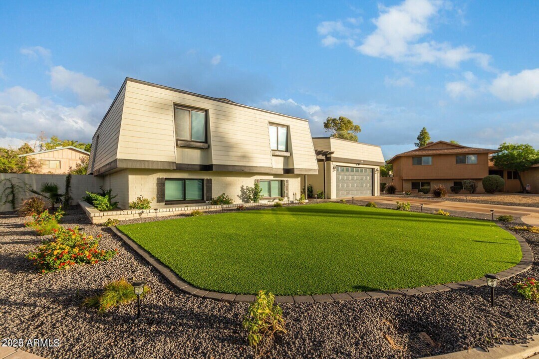 429 E Greenway Dr in Tempe, AZ - Building Photo